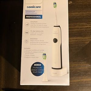 BRAND NEW ELECTRIC TOOTHBRUSH